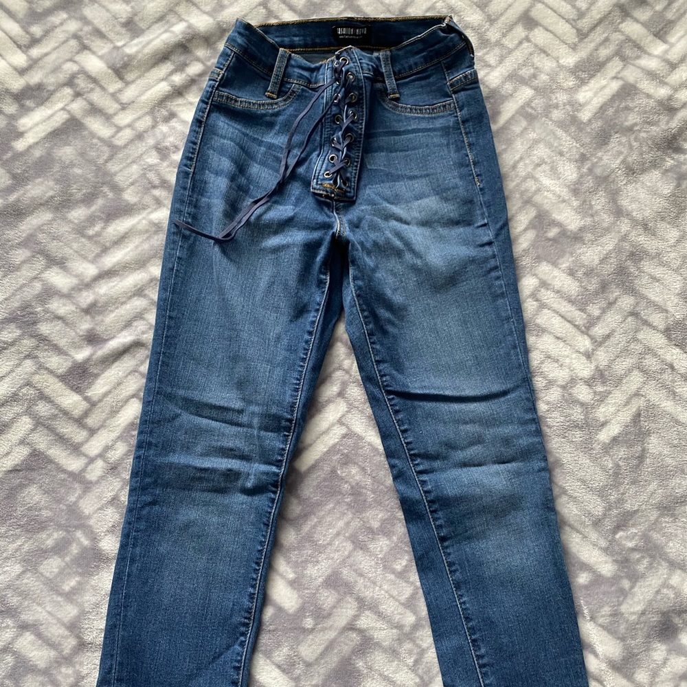 FASHION NOVA HIGH RISE JEANS - Picture 4 of 4